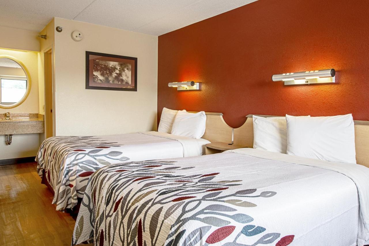 Red Roof Inn Fairmont Eksteriør billede
