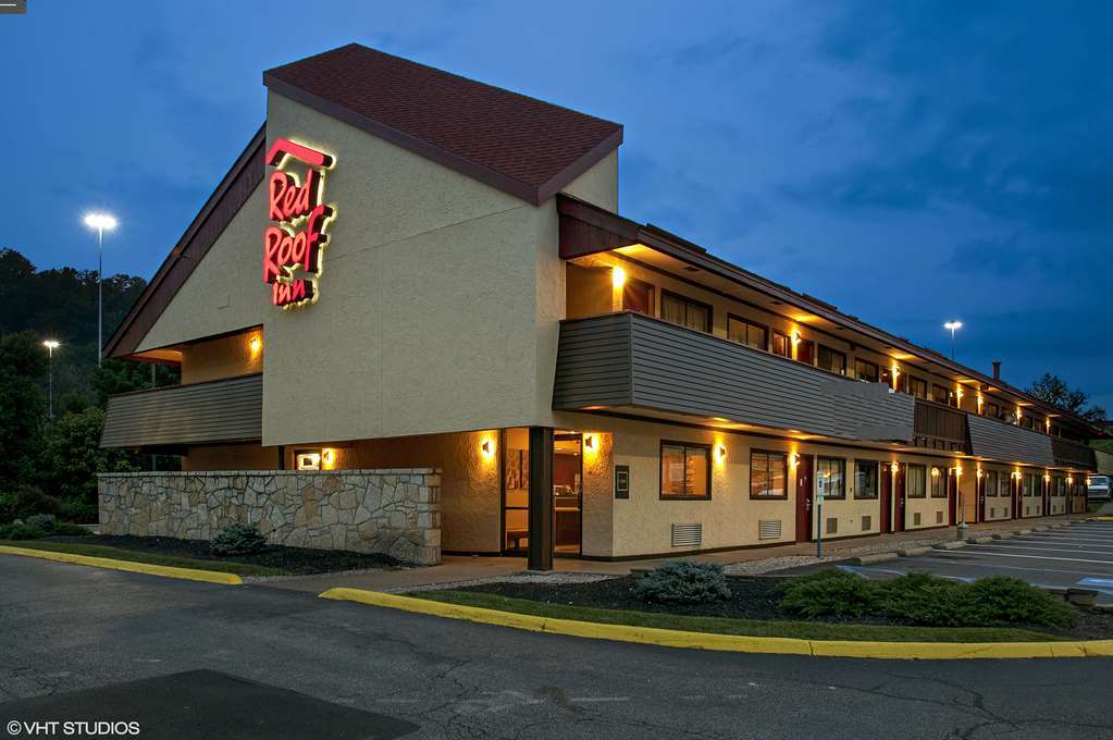 Red Roof Inn Fairmont Eksteriør billede