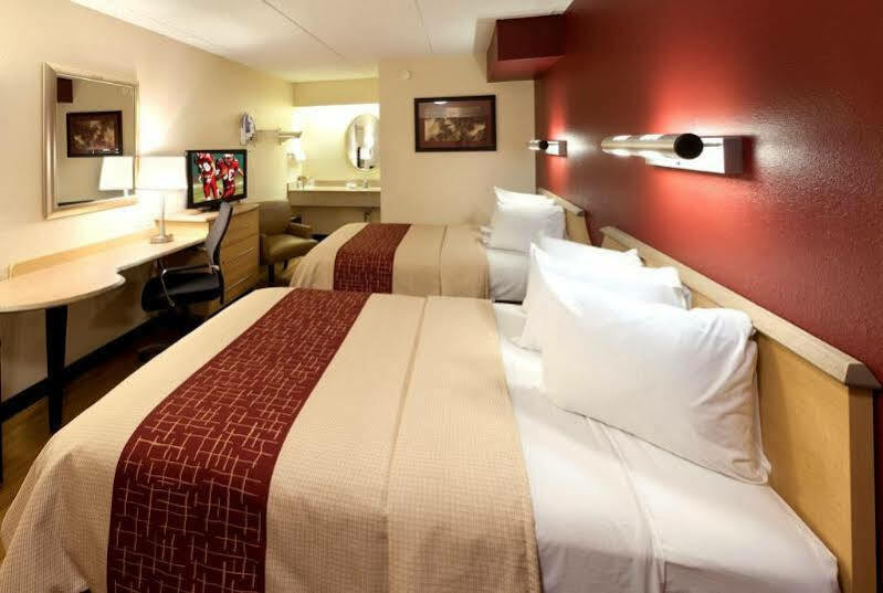 Red Roof Inn Fairmont Eksteriør billede
